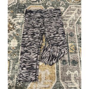 Alo Yoga Abstract Wave Crop Leggings